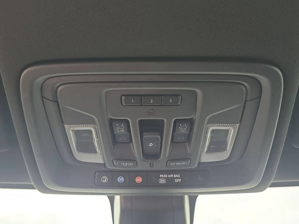 Used 2022 Onyx Black GMC AT4 image 36