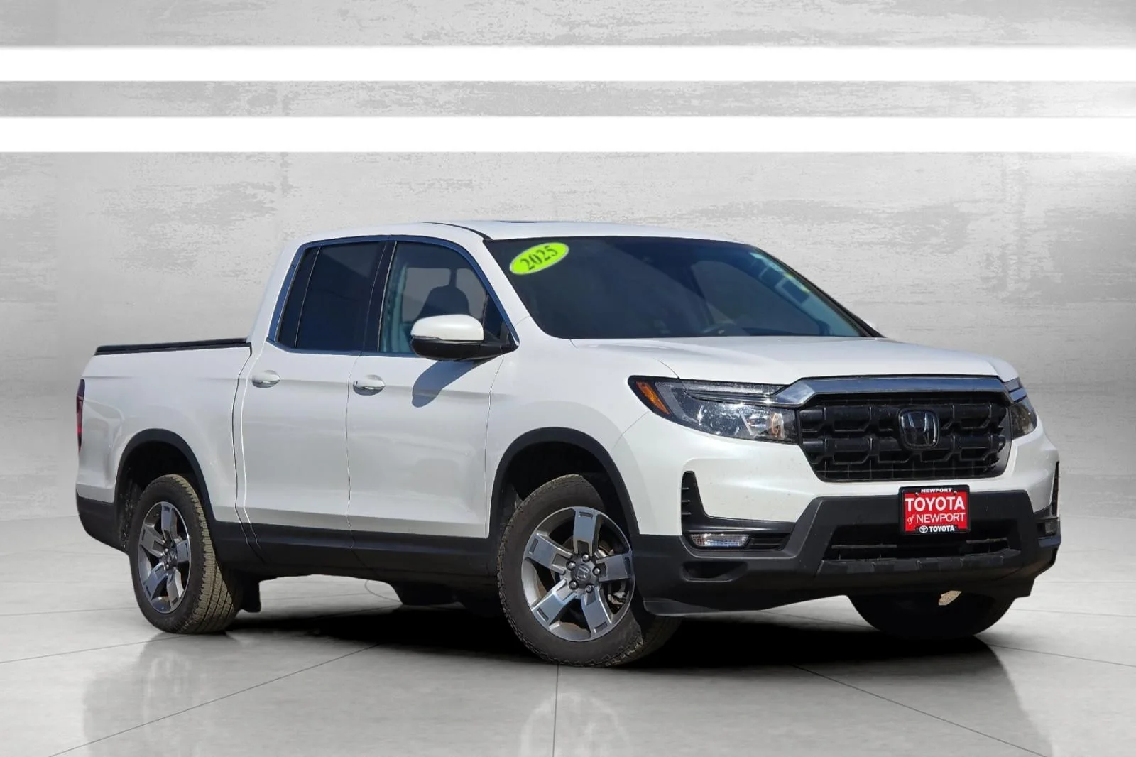 Used 2025 White Honda RTL image 2