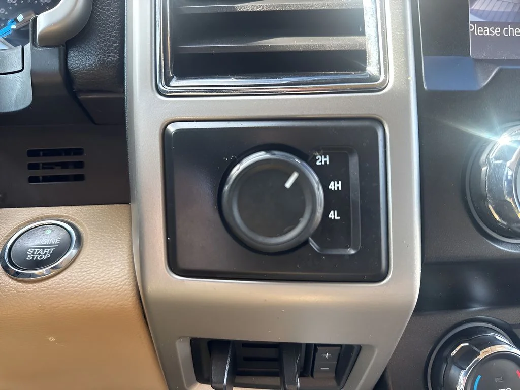 Used 2021 White Ford Lariat image 25