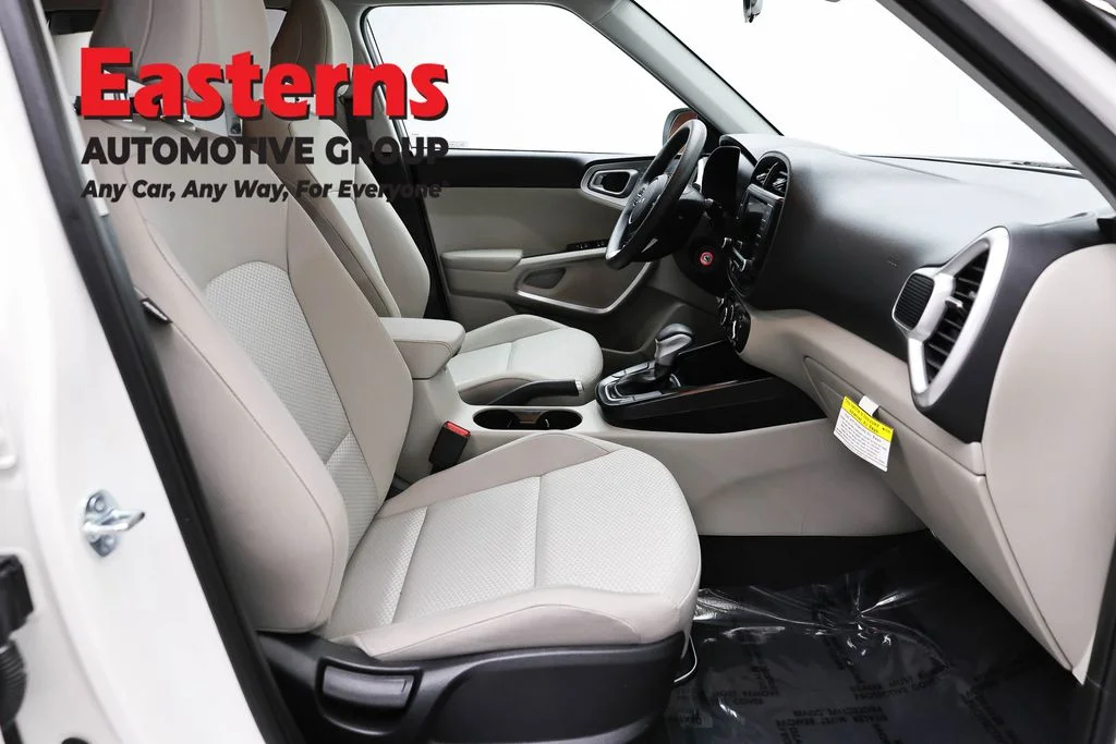 Used 2025 White Kia LX image 23