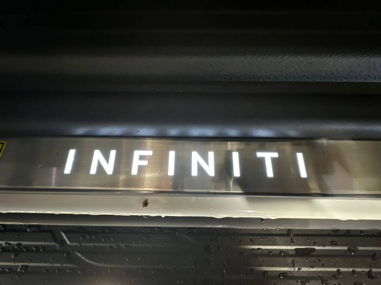 2025 INFINITI QX80 Sensory 4WD - Photo 15