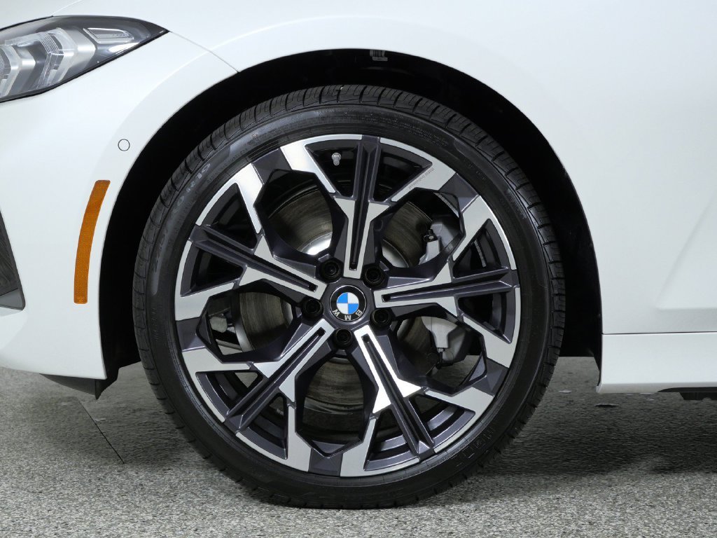 New 2026 Mineral White Metallic BMW 330i xDrive image 16