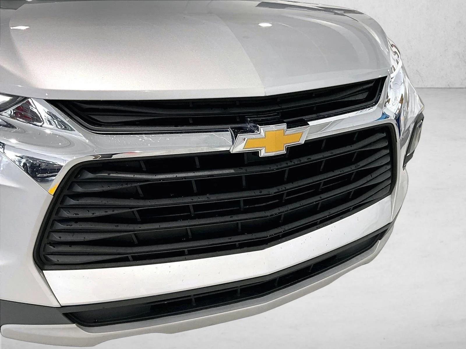 Used 2019 Silver Ice Metallic Chevrolet  image 30