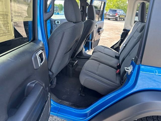 Used 2024  Jeep Sport S image 14