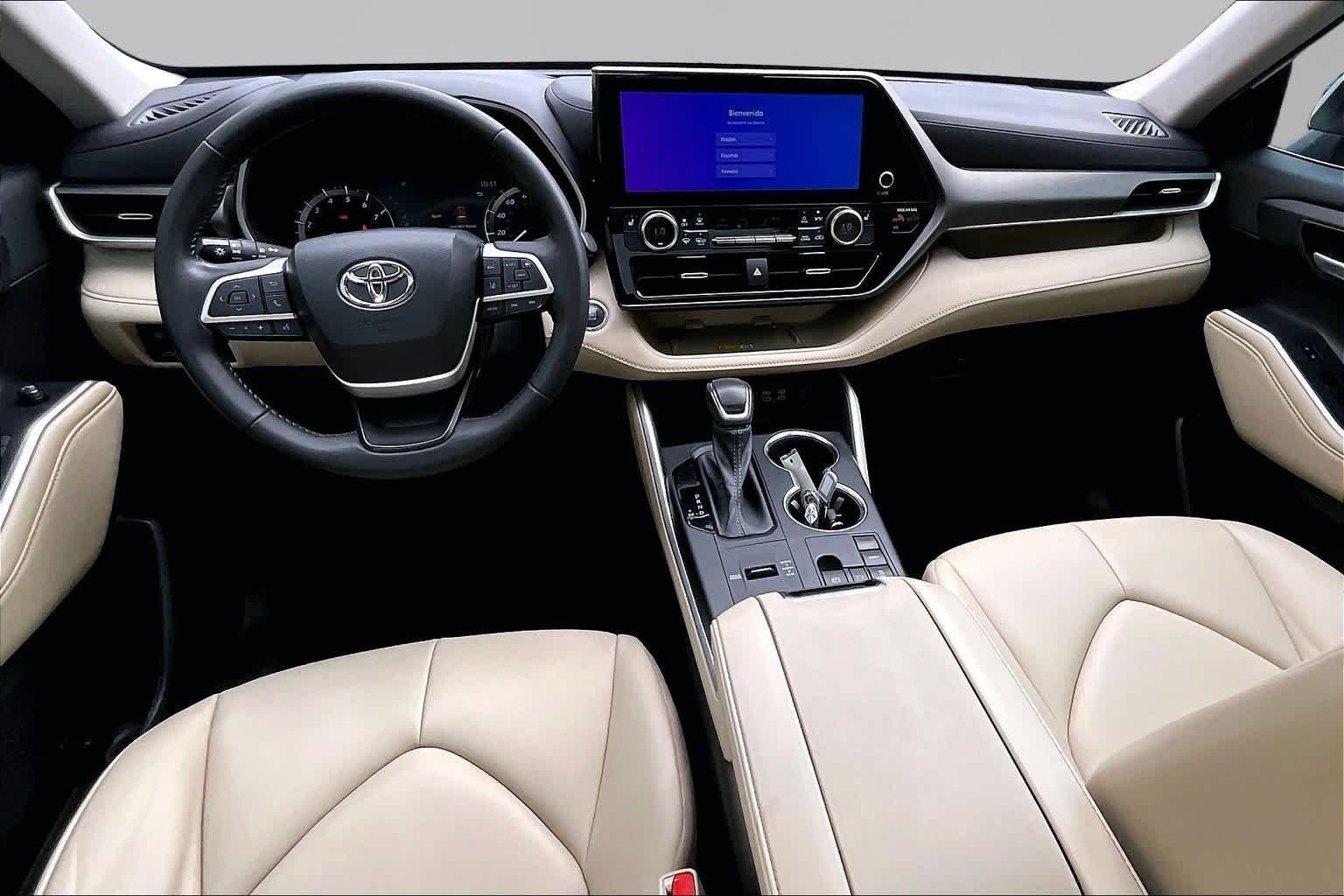 Used 2023 Wind Chill Pearl Toyota XLE image 16