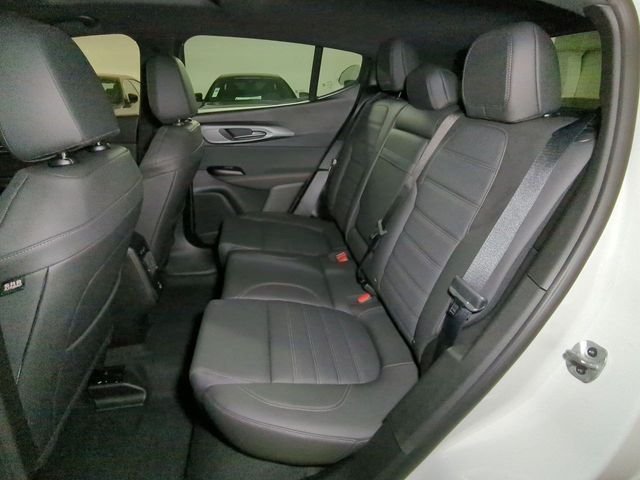 New 2025 Milano White Exterior Paint Alfa Romeo Base image 23
