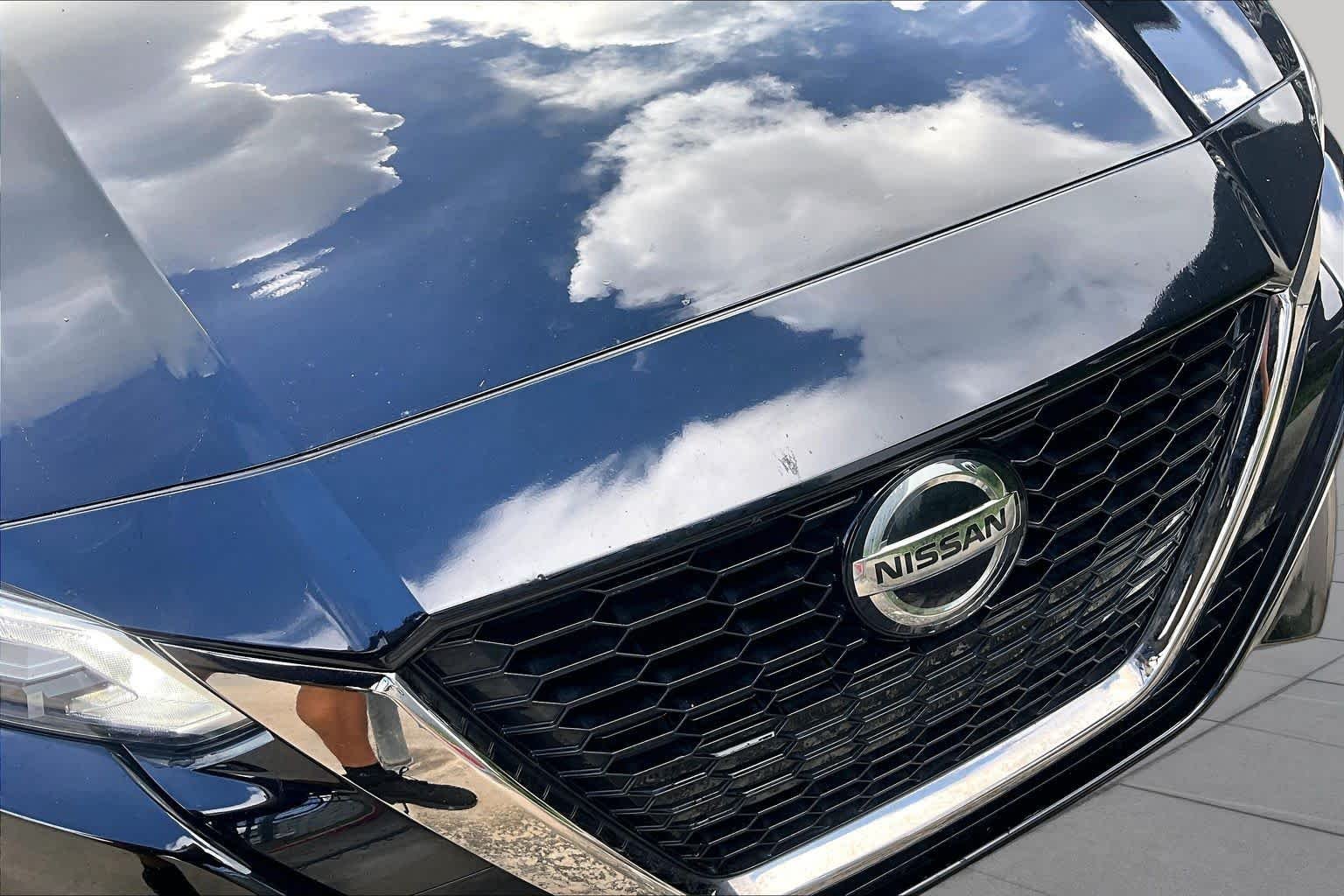 Used 2021 Super Black Nissan 2.5 SR image 29