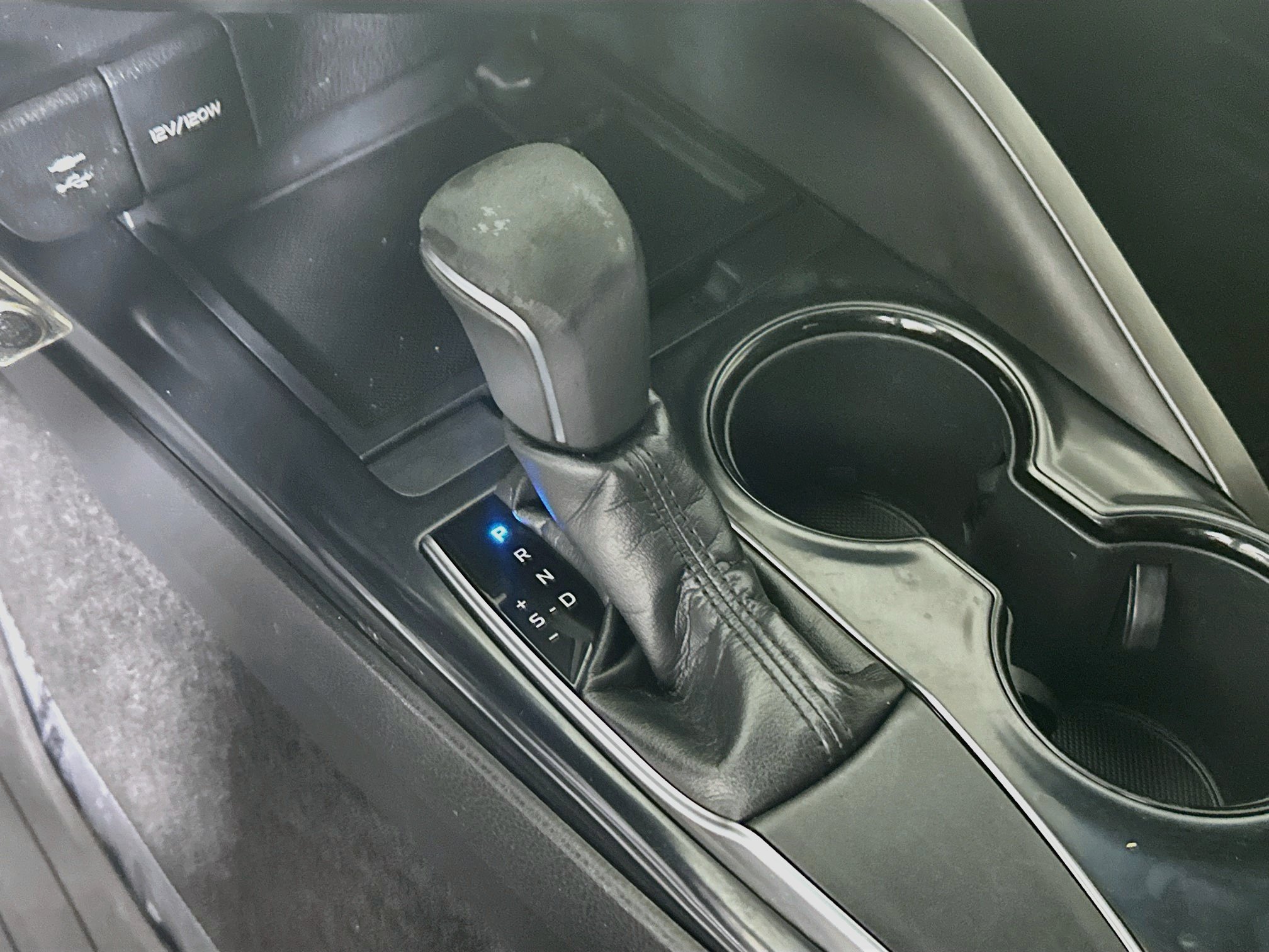 Used 2018 Super White Toyota SE image 20