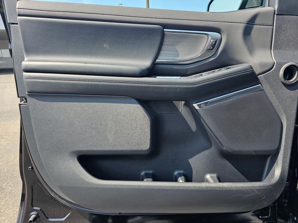 New 2027 Agate Black Metallic Ford MAX Platinum image 24
