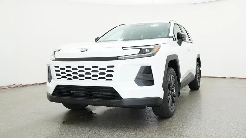New 2026 Ice Cap Toyota XLE Premium image 19