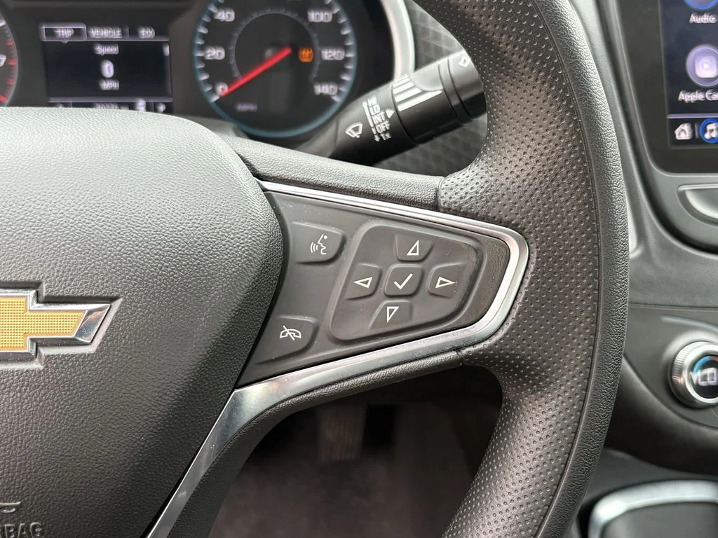 Used 2024 Summit White Chevrolet LT image 16
