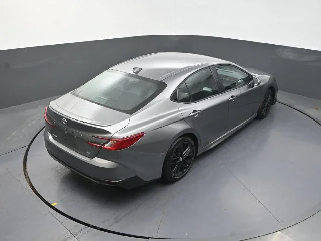 Used 2025  Toyota SE image 29