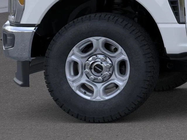 New 2026 Oxford White Ford F-250® XLT image 19