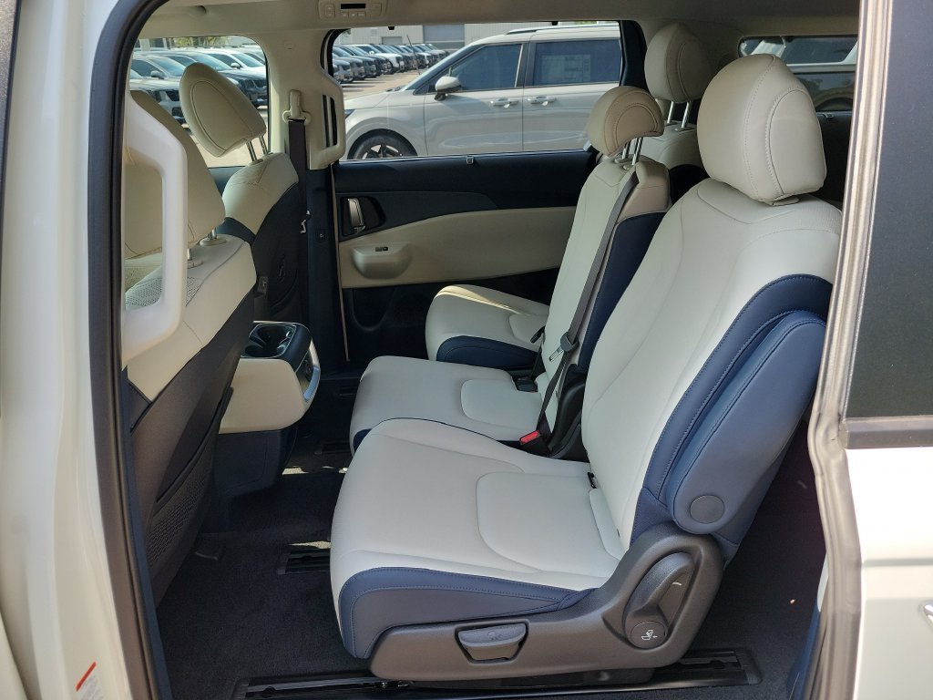 New 2026 Snow White Pearl Kia EX image 16