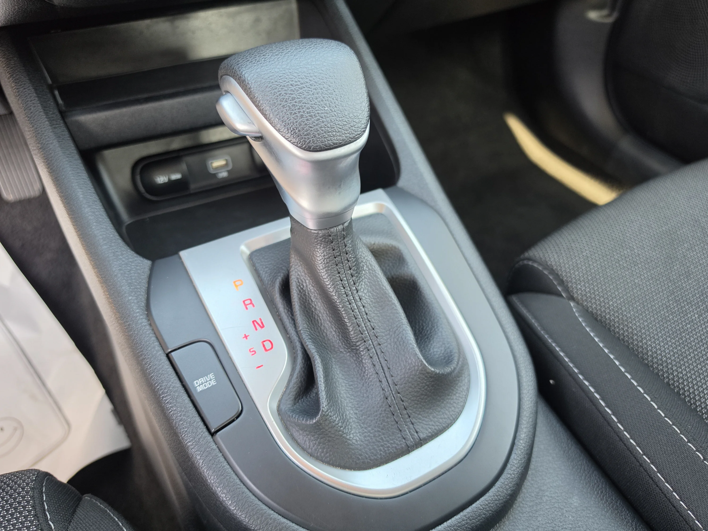 Used 2023 Gravity Gray Kia LXS image 28