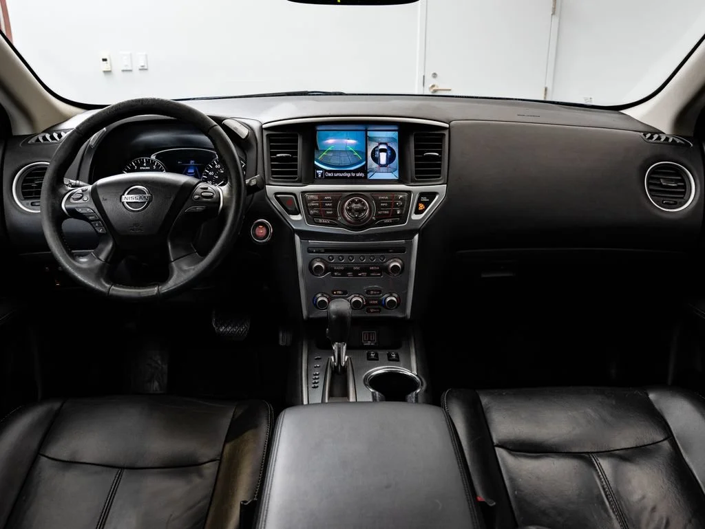Used 2018 Caspian Blue Nissan SL image 33