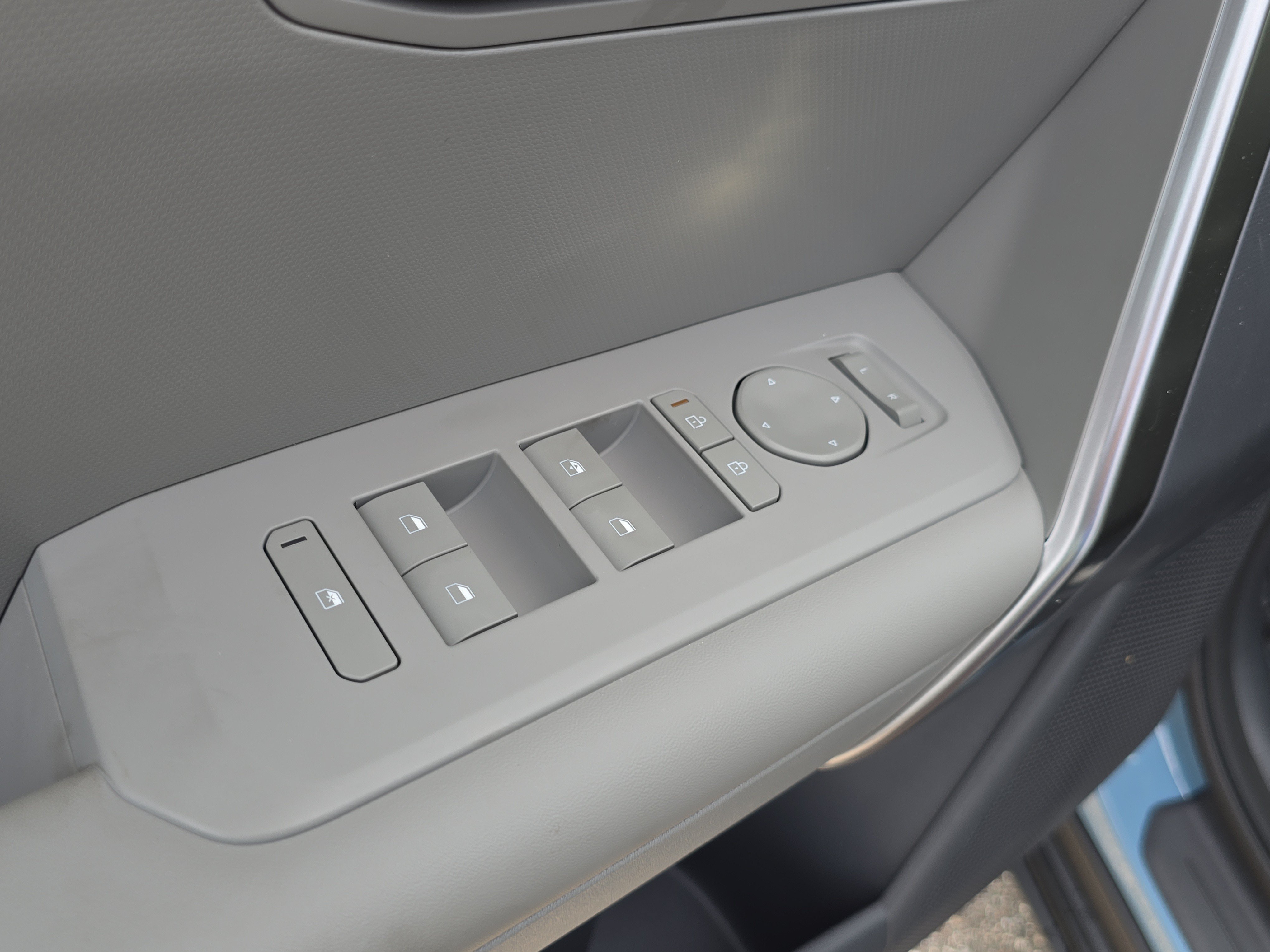 New 2027 Frost Blue Kia S image 19