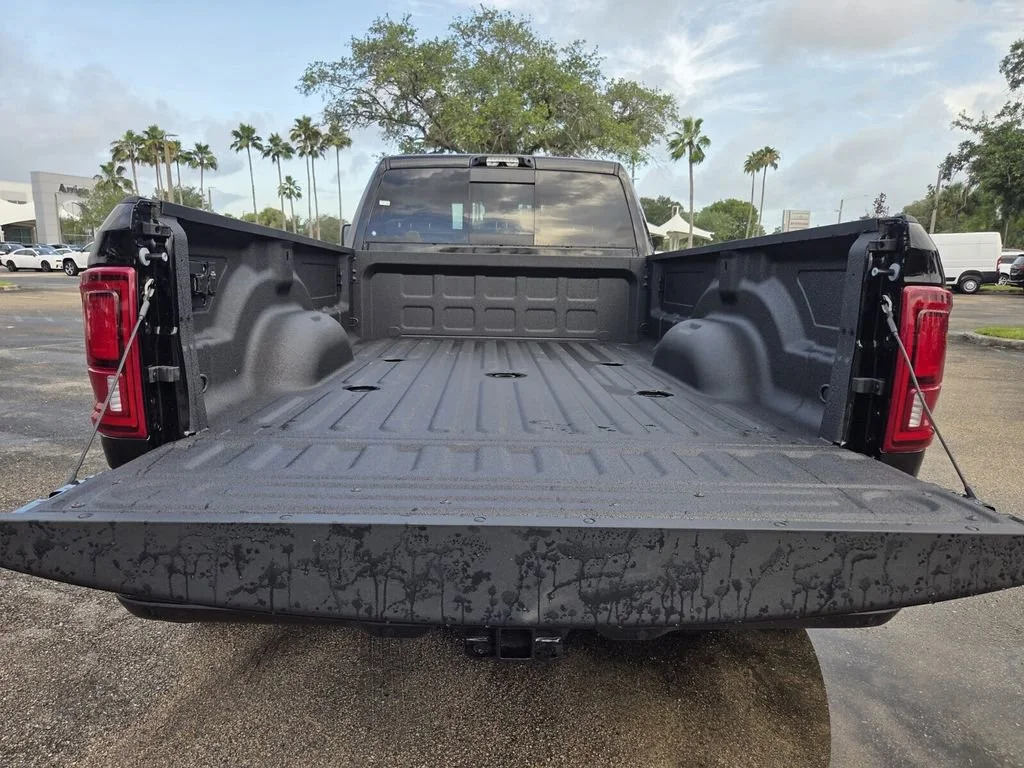 New 2026 Diamond Black Crystal Pearl-Coat Exterior Paint RAM Laramie image 20