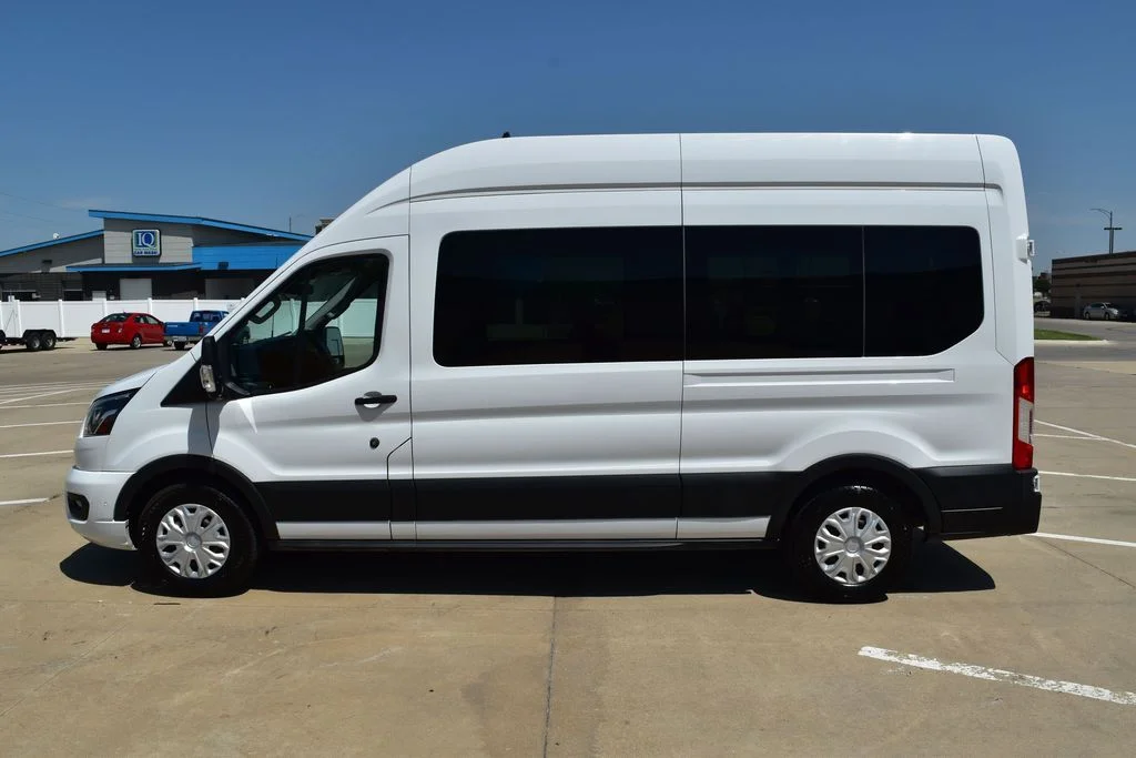 Used 2023 Oxford White Ford XLT image 24
