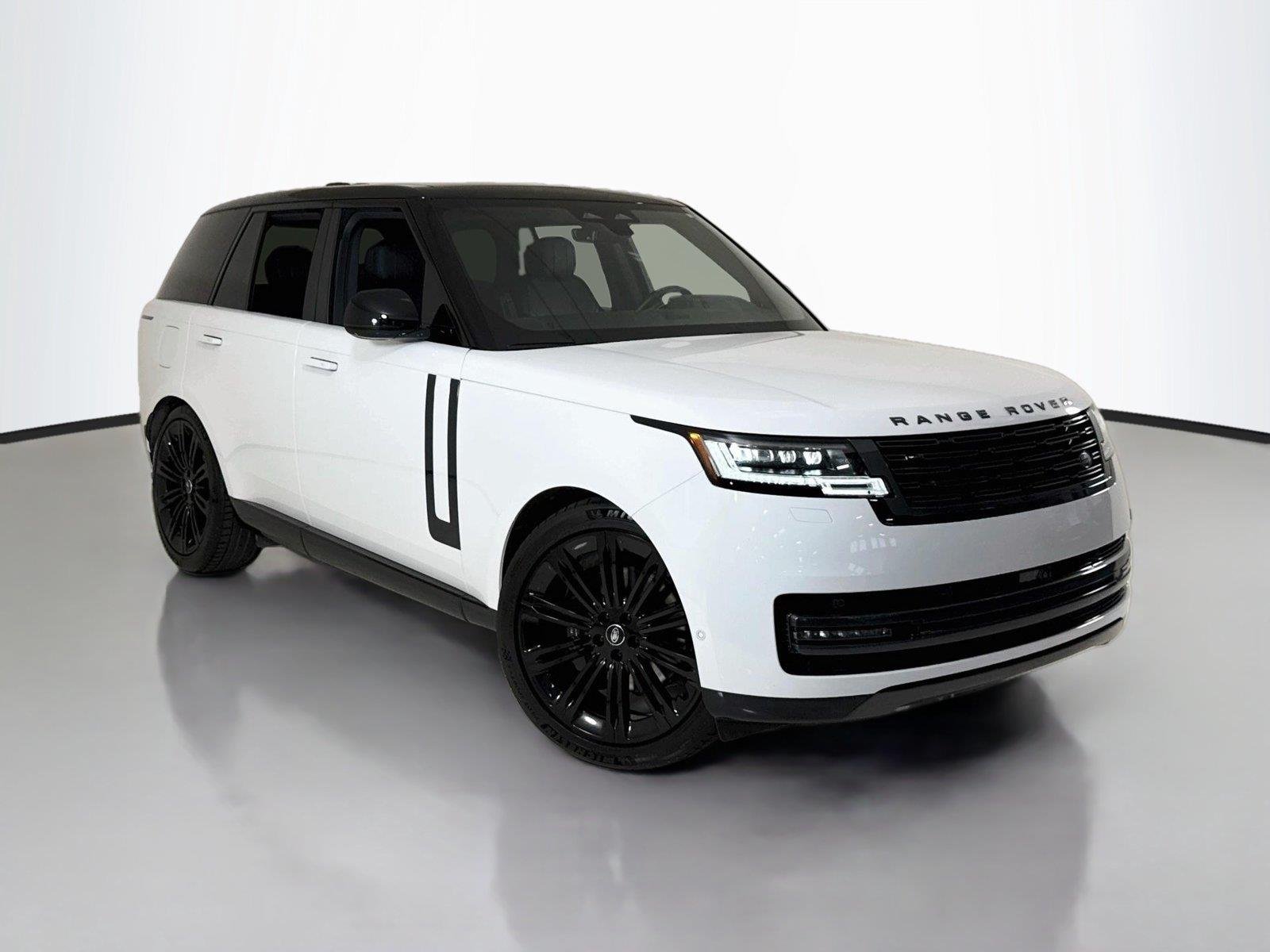 Used 2024 Fuji White Land Rover SE | Blackout Pkg | 360 Camera | Heated/Vented Seats image 42