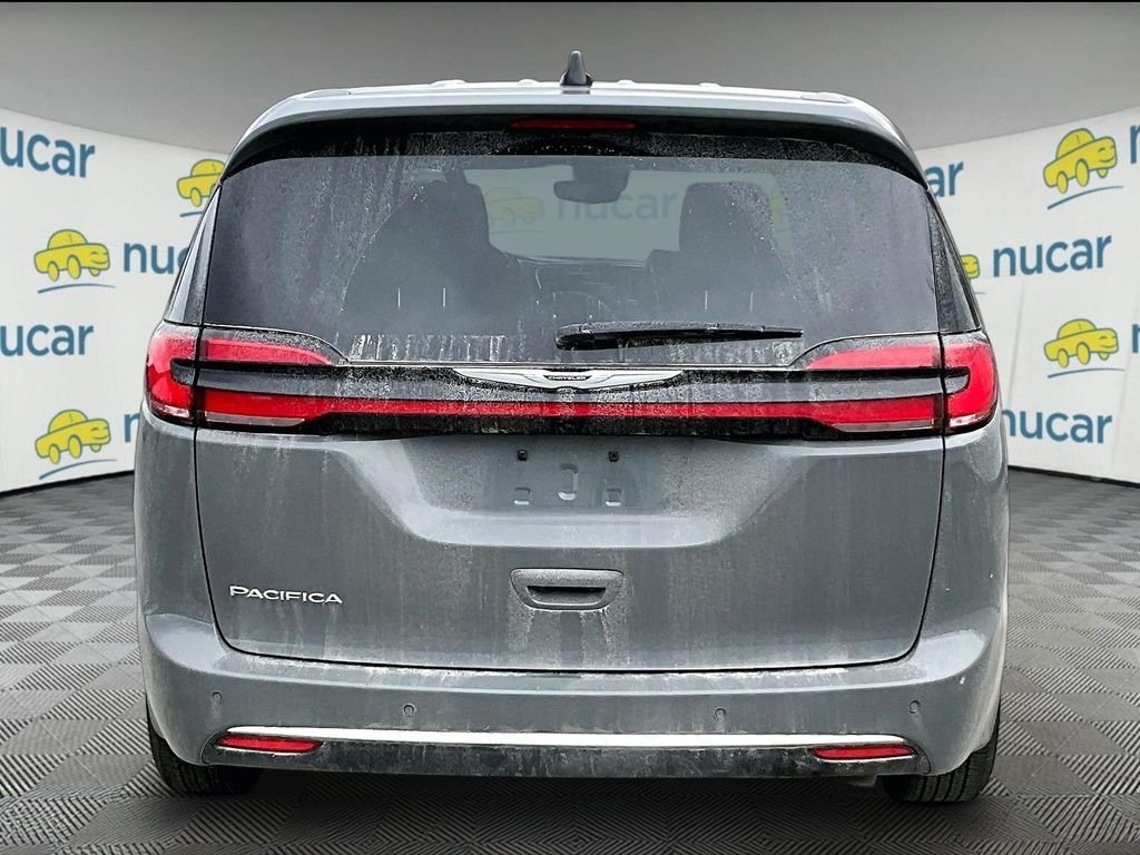 Used 2023 White Chrysler Touring L image 5