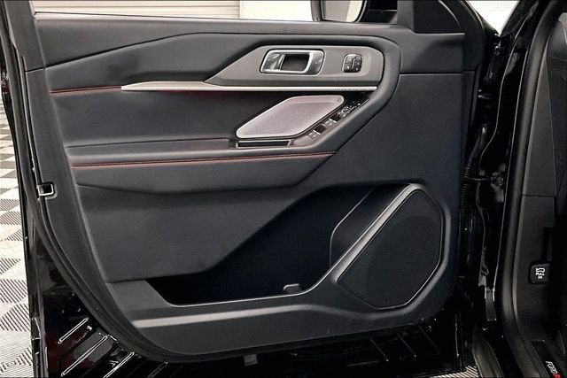 2025 Ford Explorer ST - Photo 21