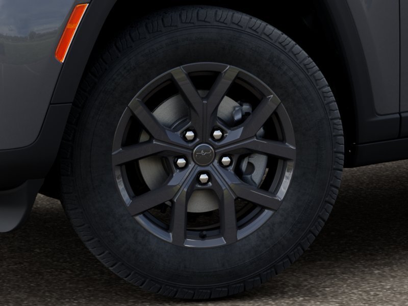 New 2027 Sting-Gray Clear-Coat Paint Jeep Laredo image 4