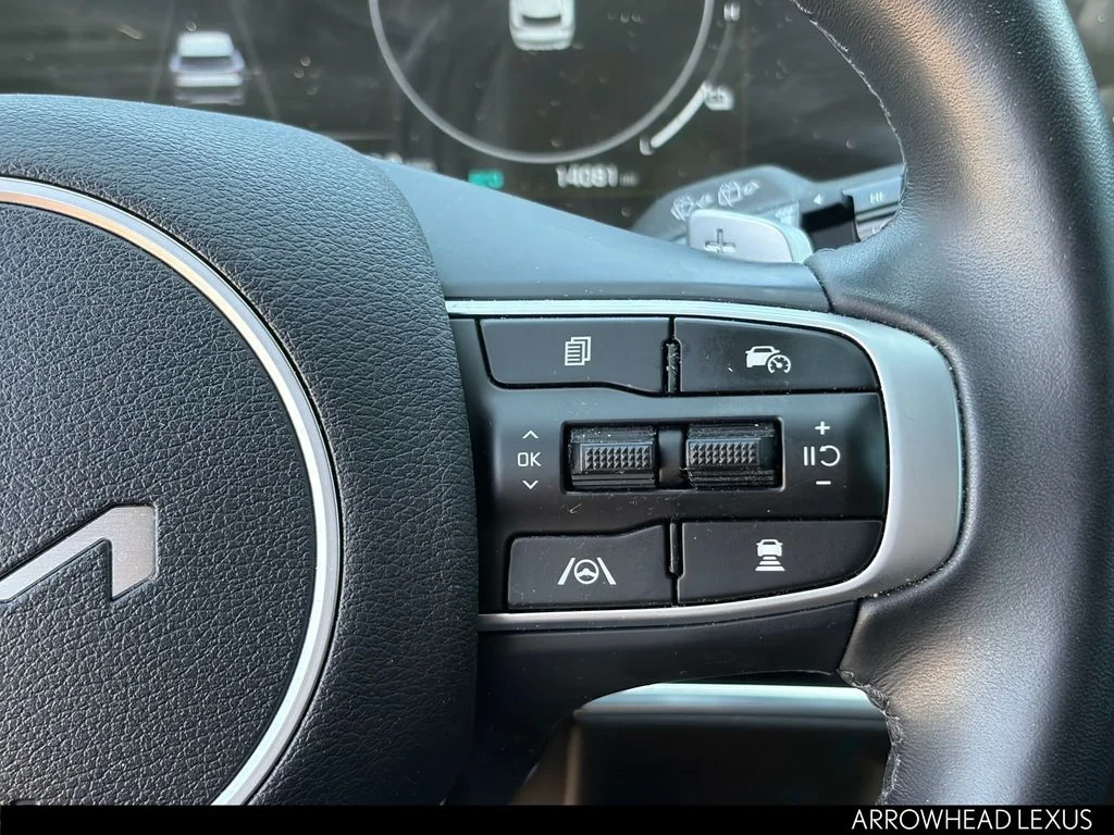 Used 2023 Red Kia X-Line Prestige image 15
