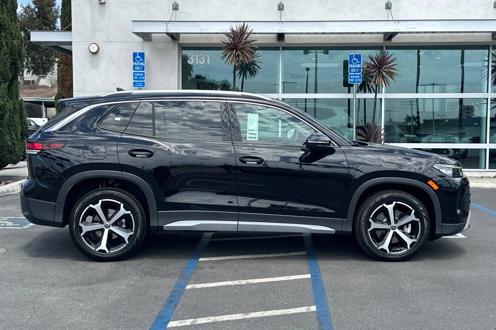 New 2026 Black Volkswagen 2.0T SE image 4