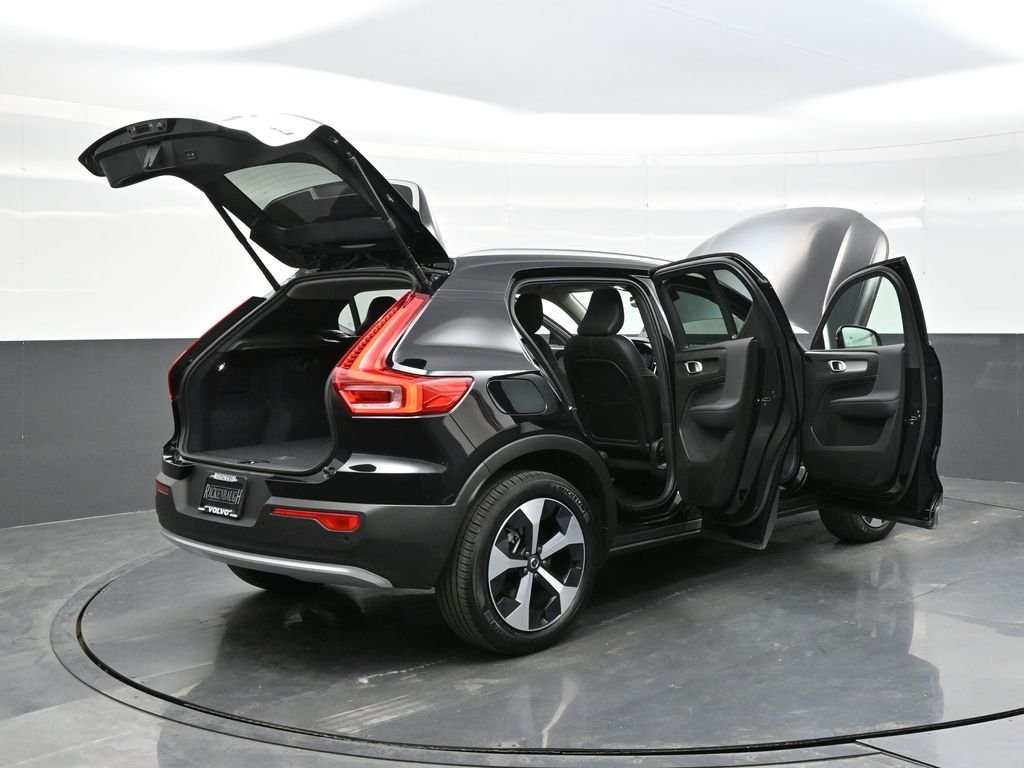 2025 Volvo XC40 Core - Photo 34