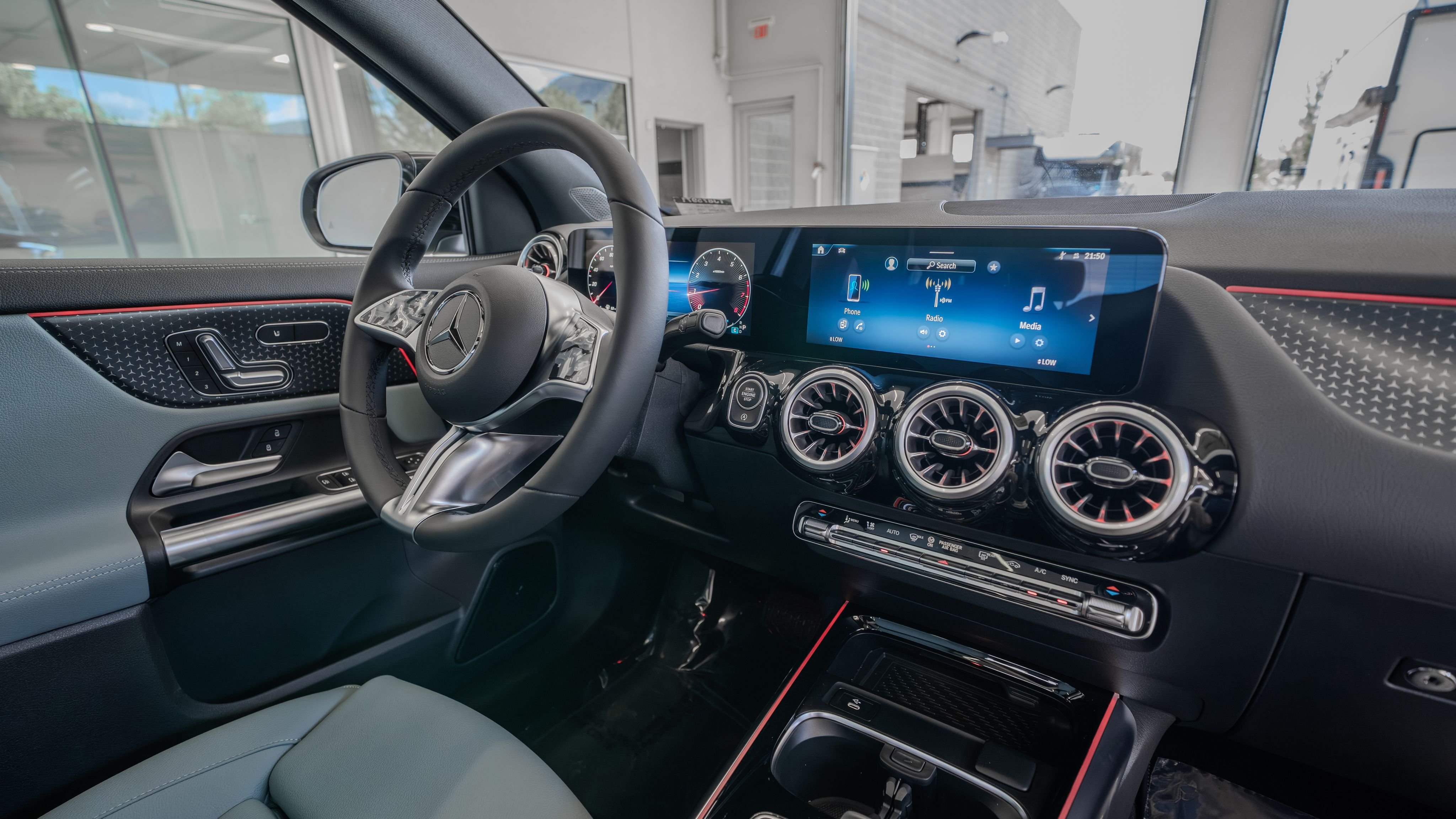 New 2026 Mountain Grey Metallic Mercedes-Benz GLA 250 image 19