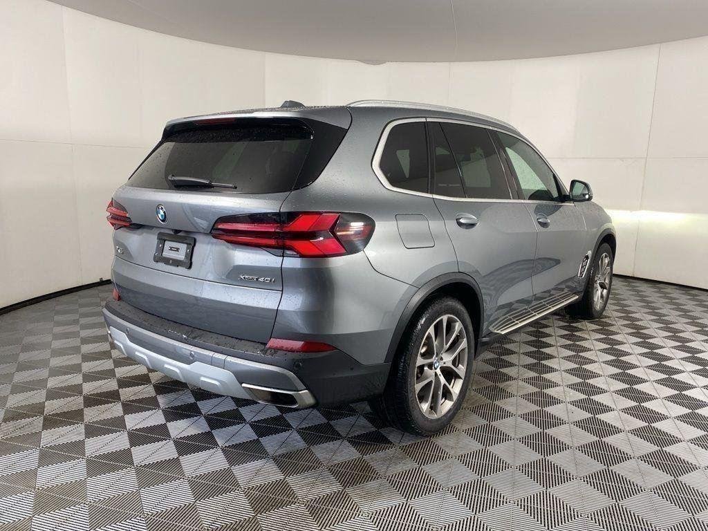 Used 2024 Gray Metallic BMW xDrive40i image 10