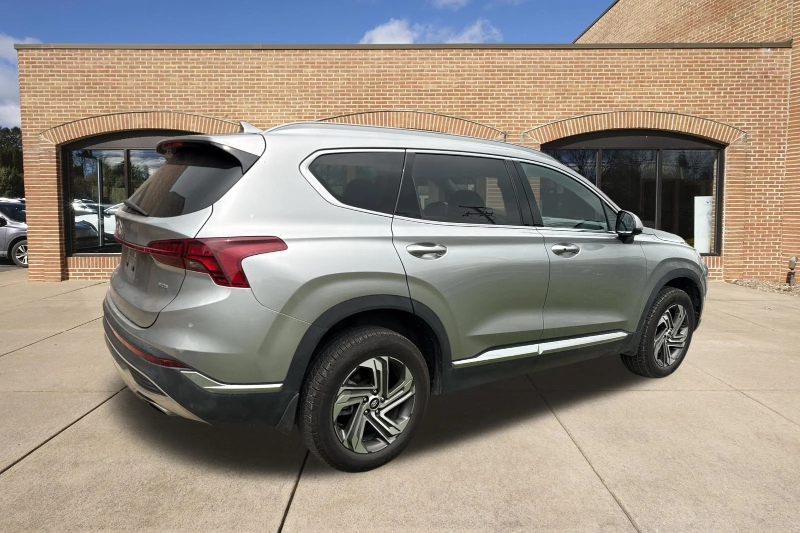 Used 2022 Shimmering Silver Hyundai SEL image 3