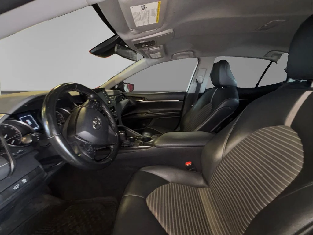 Used 2023 Ice Toyota SE image 10