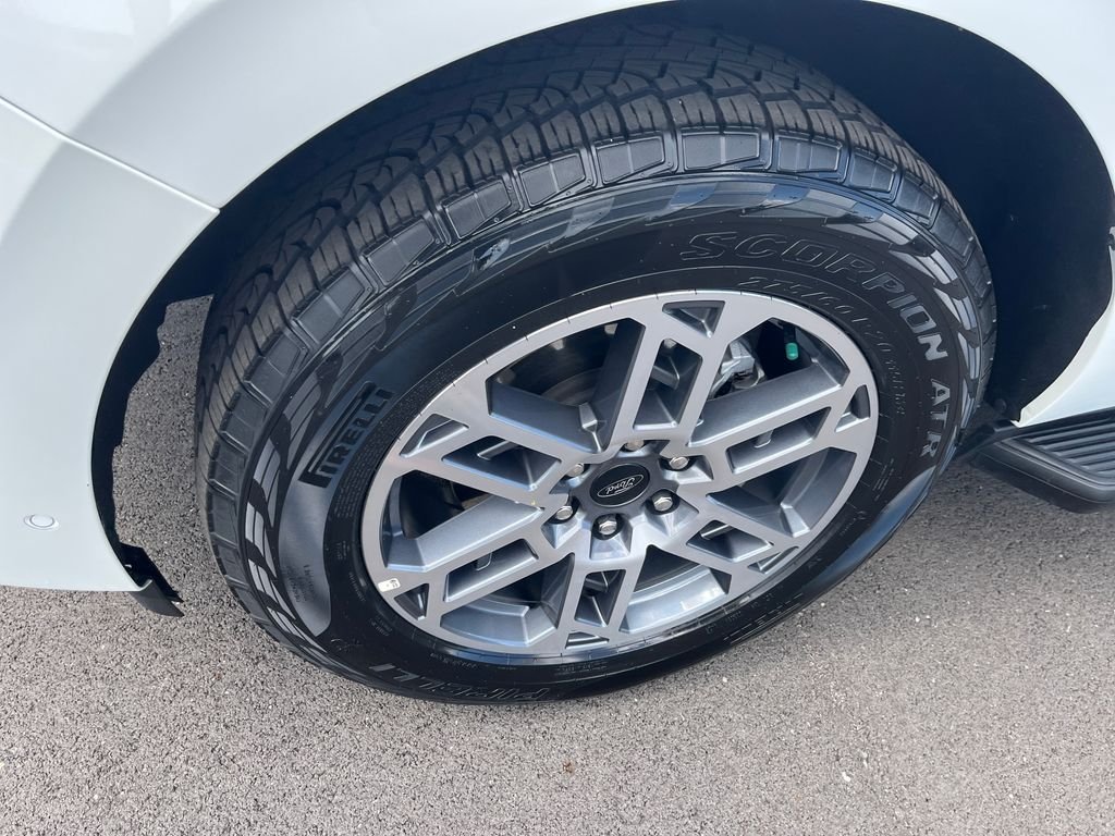 Used 2025 White Ford Active image 9