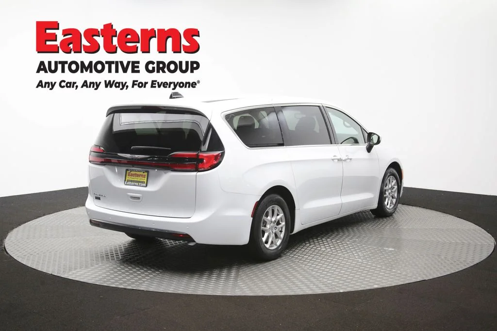 Used 2023 White Chrysler Touring L image 41