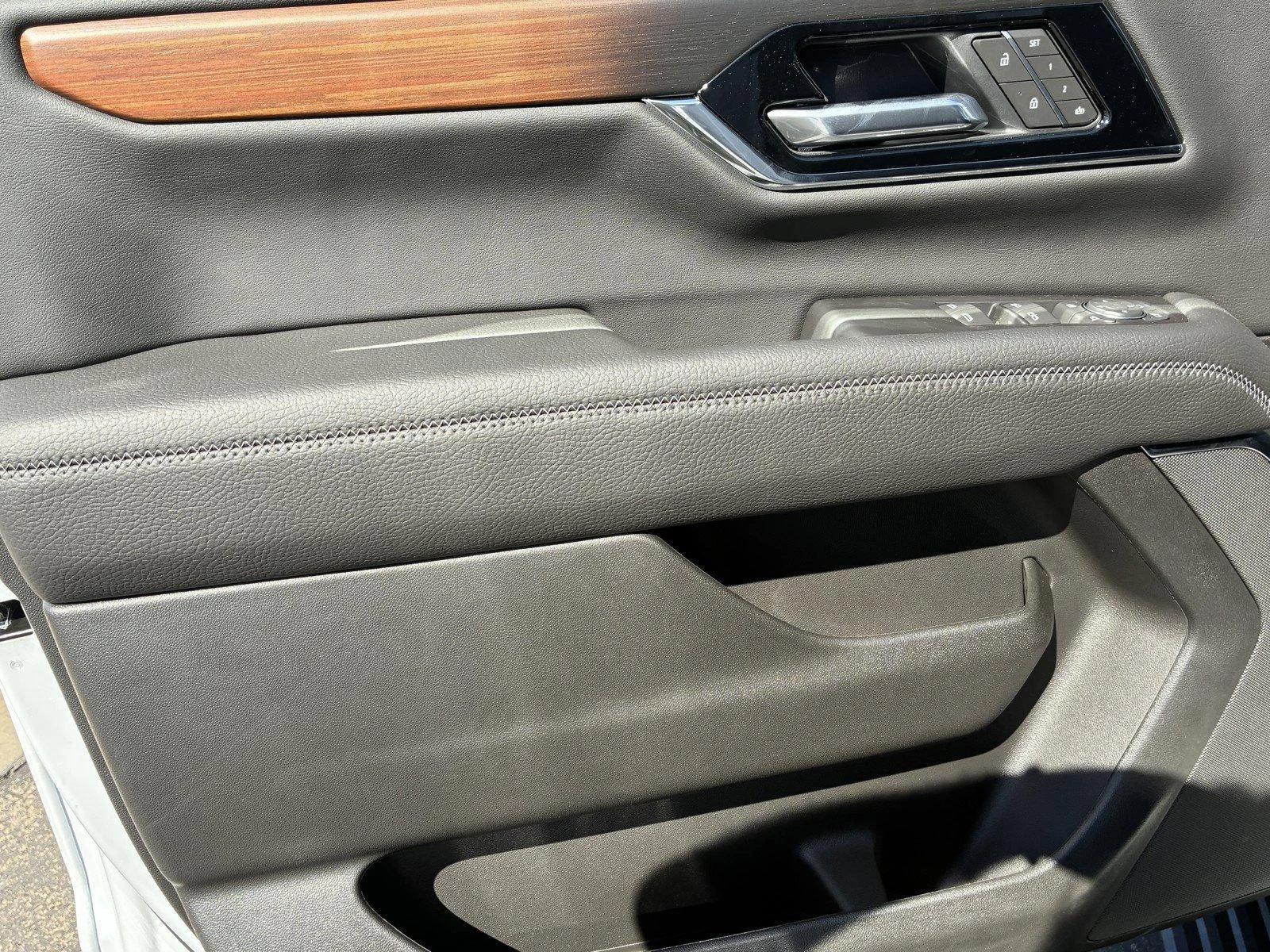 2026 GMC Yukon XL Denali - Photo 20