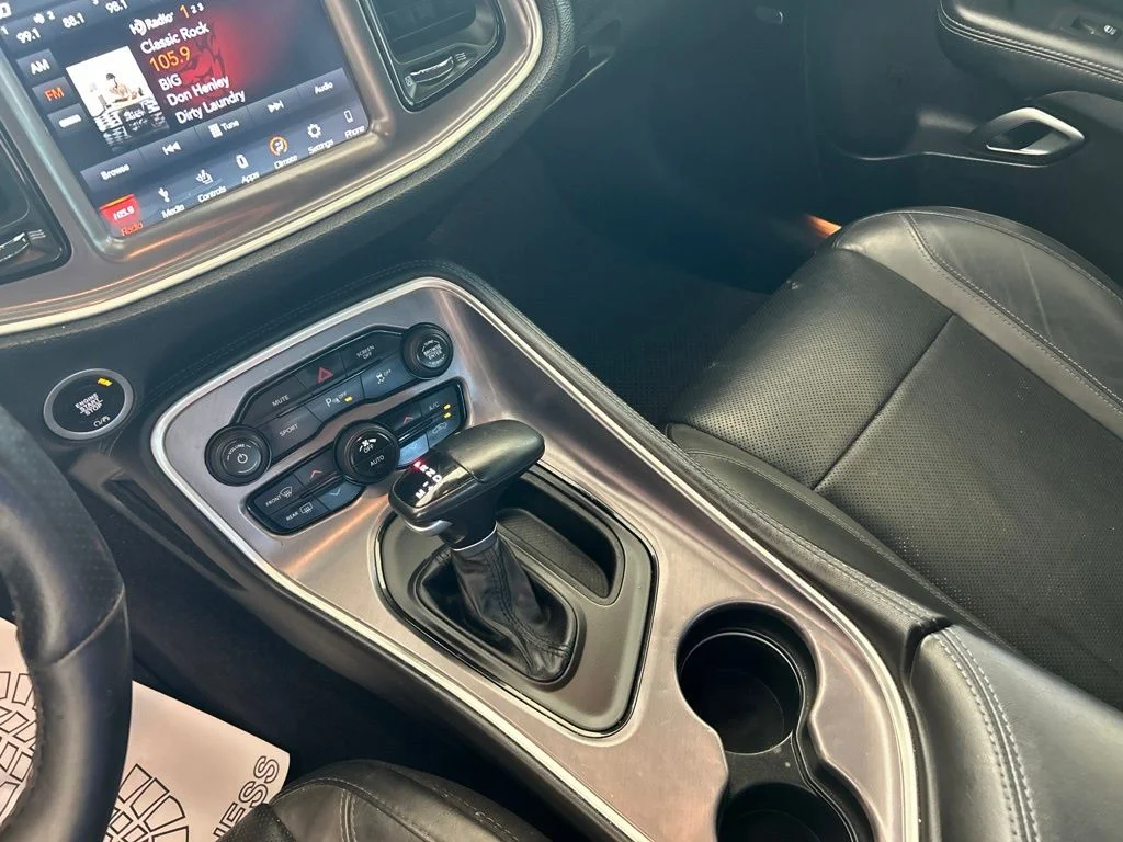 Used 2019 Gray Dodge SXT image 34