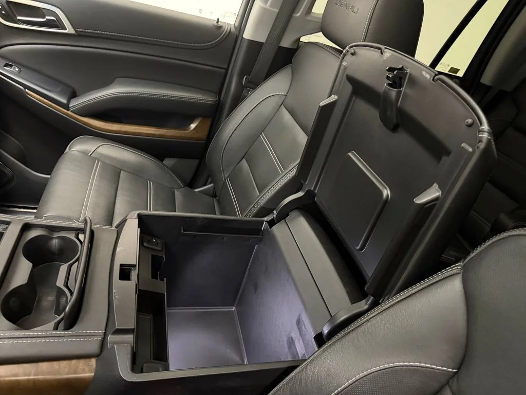 Used 2019 White Frost Tricoat GMC Denali image 34