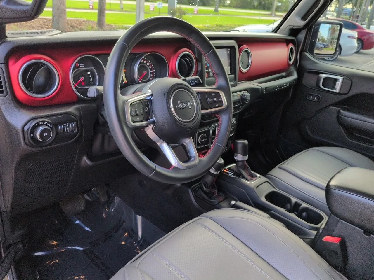 Used 2019 Crystal Metallic Jeep Rubicon image 15