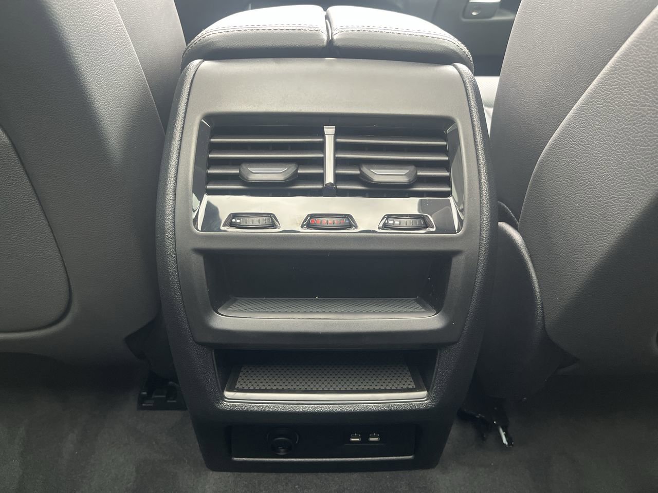 New 2026 Brooklyn Grey Metallic BMW sDrive40i image 31