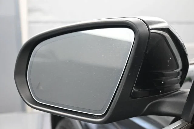 Used 2019 Black Mercedes-Benz GLC 300 image 4