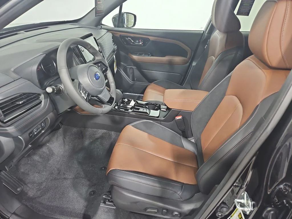 New 2026 CRYSTAL BLACK SILICA Subaru Touring image 9