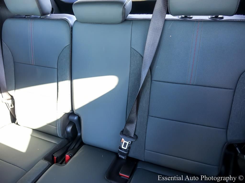 2024 GMC ACADIA - Image 13