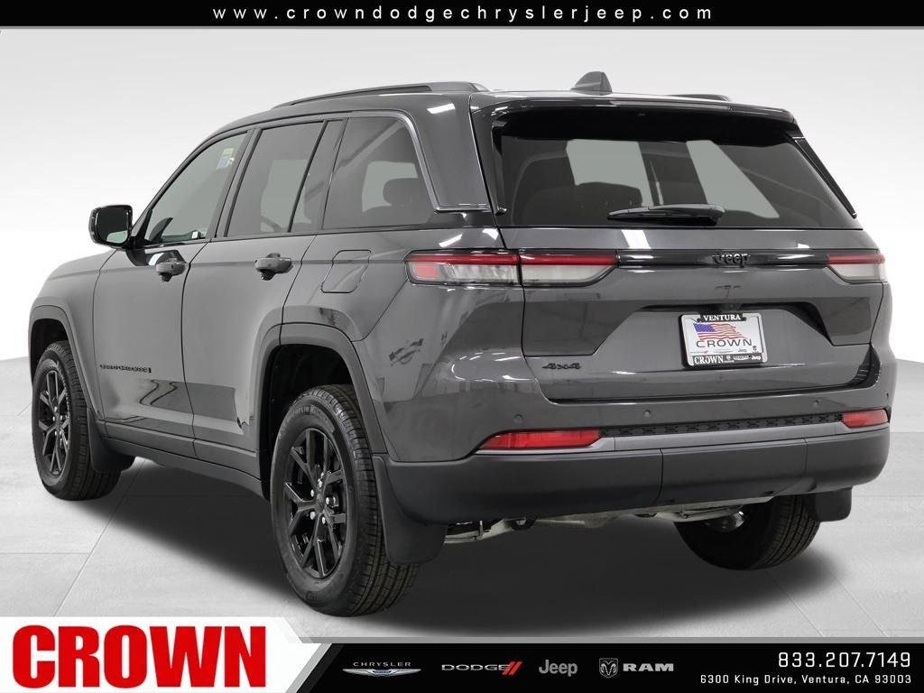 New 2026 Baltic Gray Metallic Clearcoat Jeep Laredo image 7