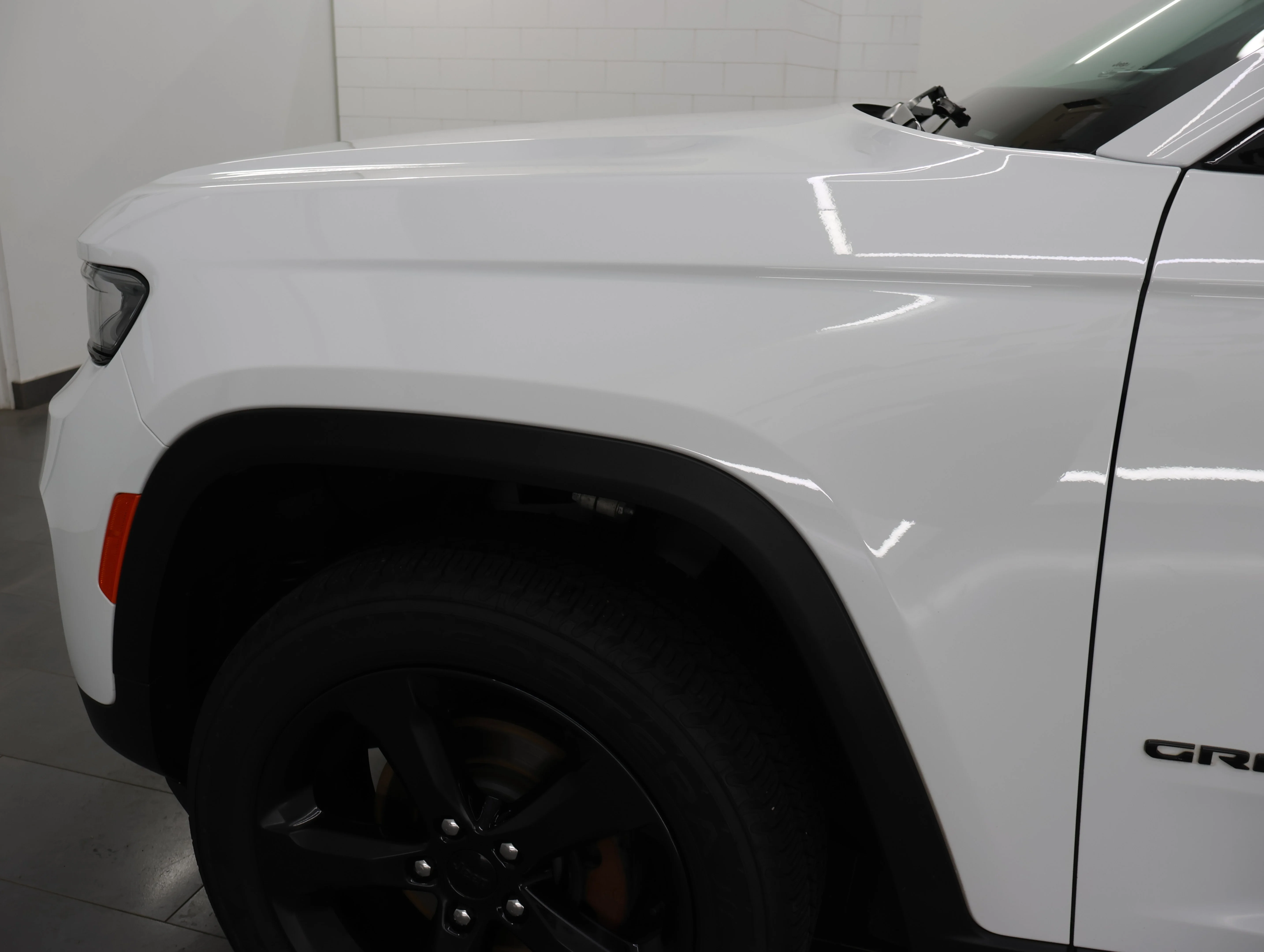 Used 2023 Bright White Clearcoat Jeep Altitude X image 34