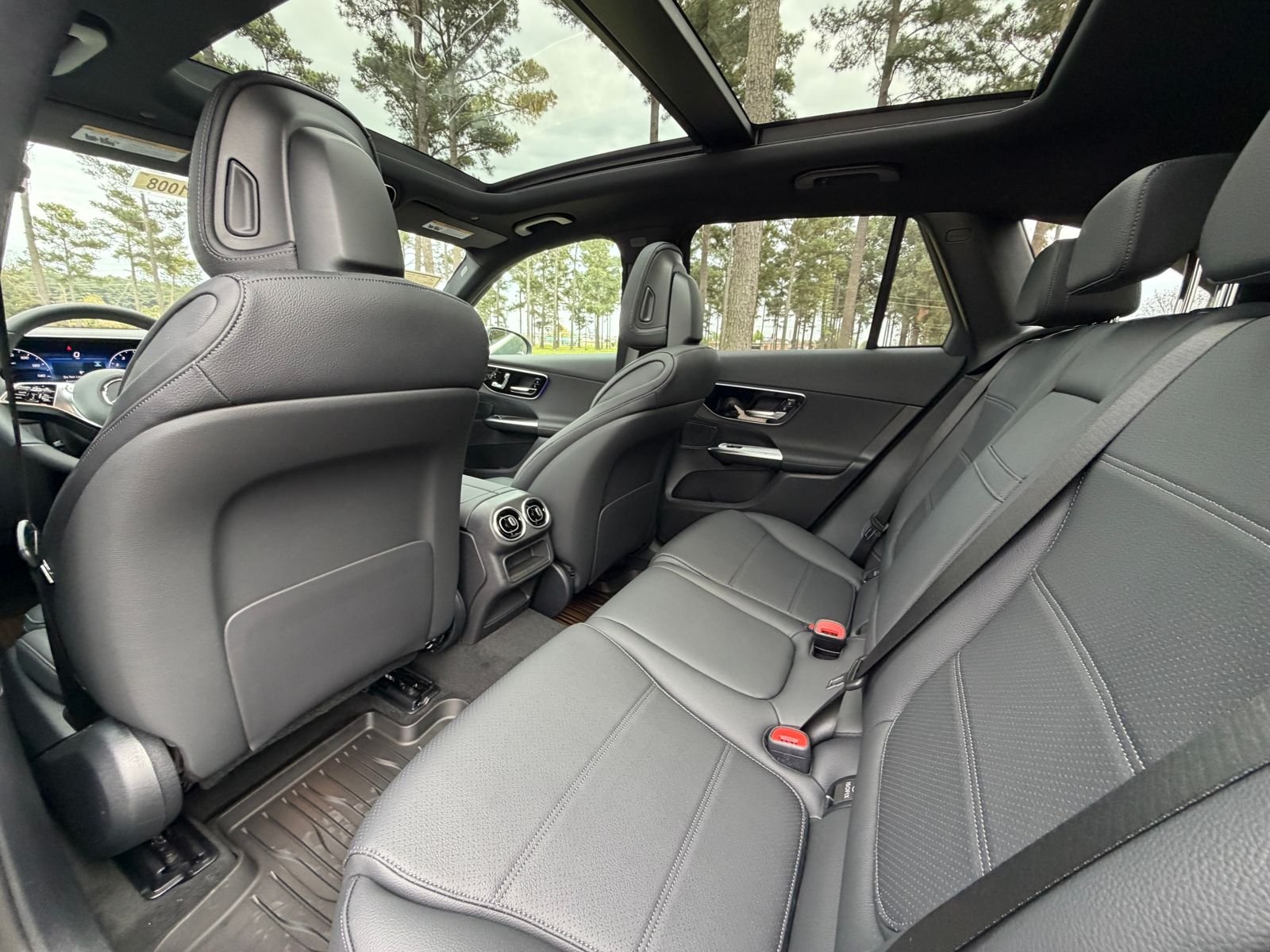 New 2026 Verde Silver Mercedes-Benz GLC 300 image 14