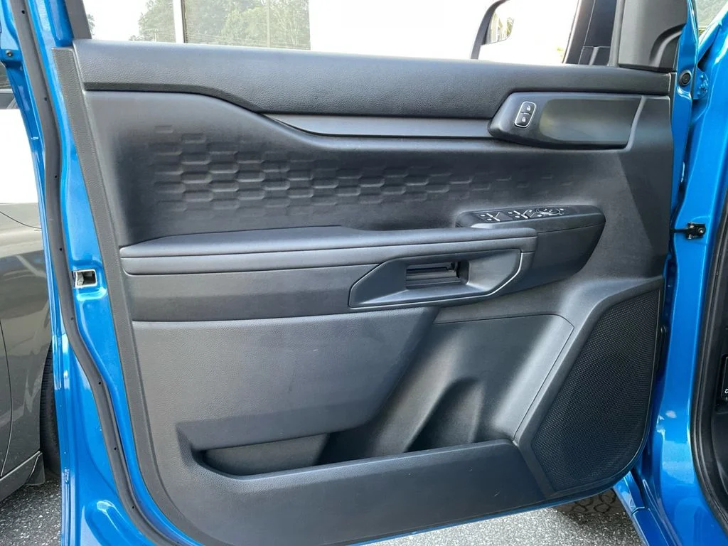 Used 2025 Blue Ford XL image 31