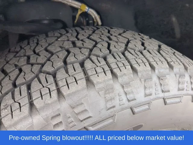 Used 2021 White Ford XL image 19