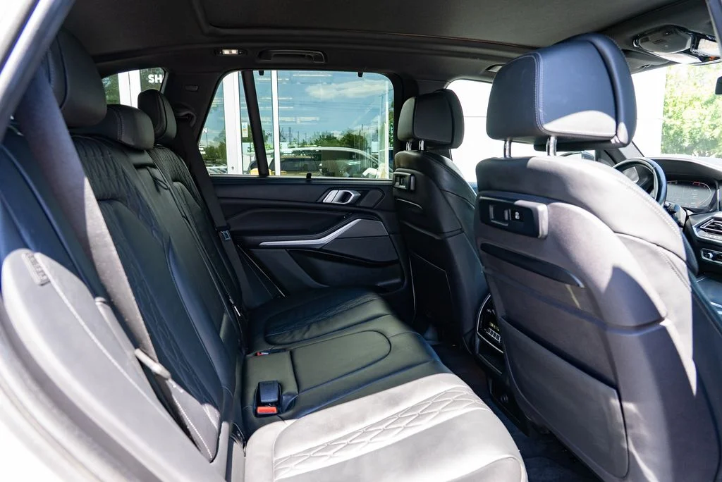 Used 2019 White BMW xDrive50i image 27